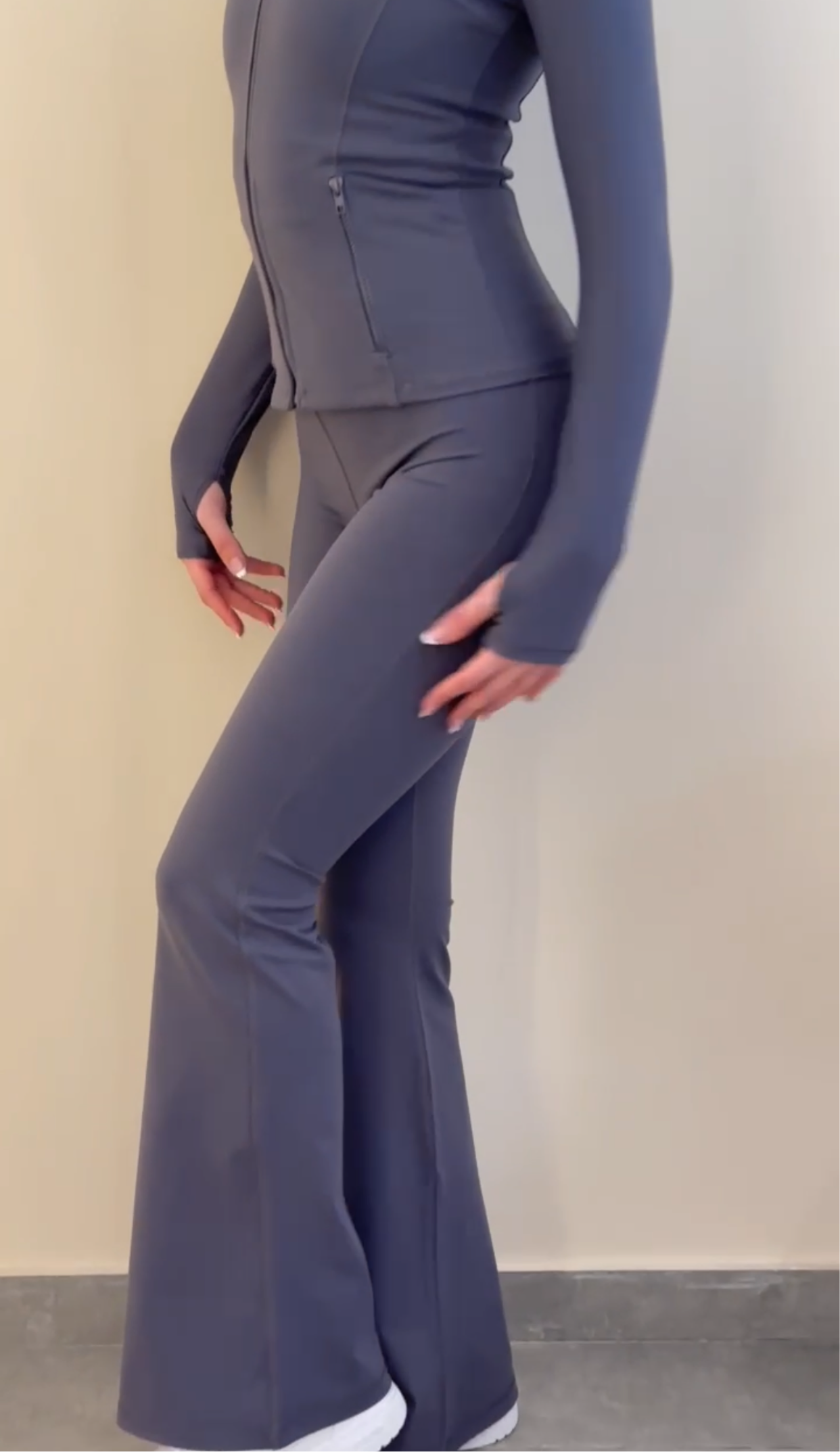 Essential Flared Leggings